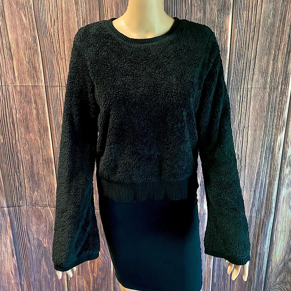 Hollister size XS black sherpa fabric sweatshirt blouse long sleeve comfy